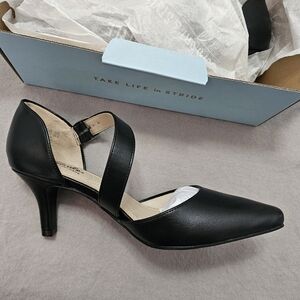 NEW IN BOX Black Lifestride Pumps Size 7.5